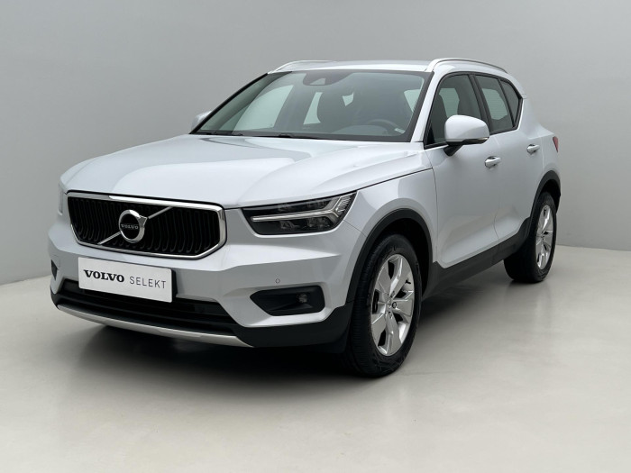 Volvo XC40 D4 AWD MOMENTUM PRO AUT CZ 2.0 d Momentum