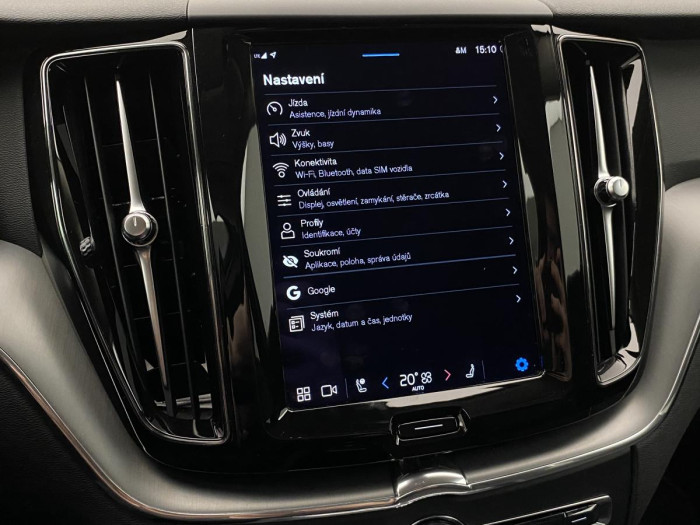 Volvo XC60 B4 CORE AUT REZERVACE
