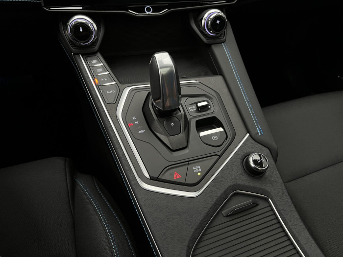 Lynk & Co 01 PHEV DCT AUT 1.maj.