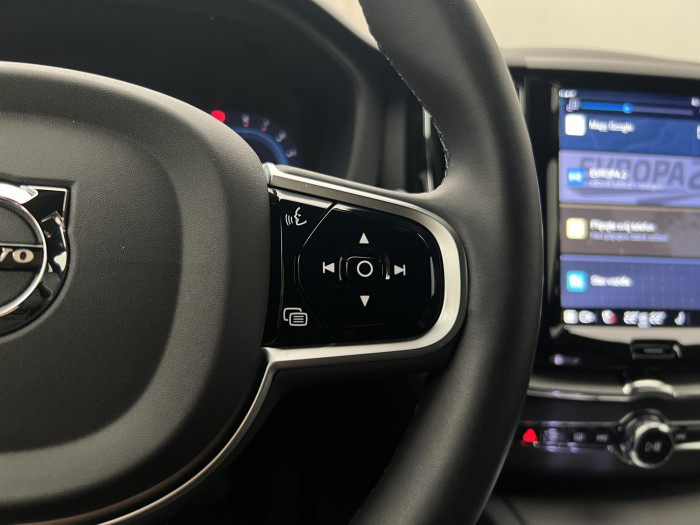 Volvo XC60 B5 AWD BLACK EDITION AUT CZ 2.0 Edition