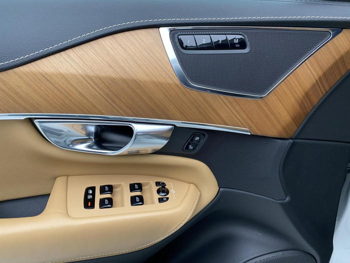 Volvo XC90 B5 AWD INSCRIPION AUT CZ