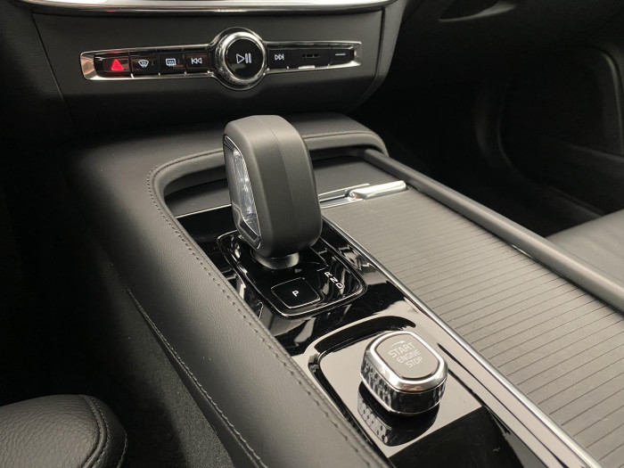 Volvo V90 CC B4 AWD BRIGHT REZERVACE 2.0 CC CC