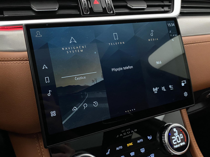 Jaguar F-Pace REZERVACE