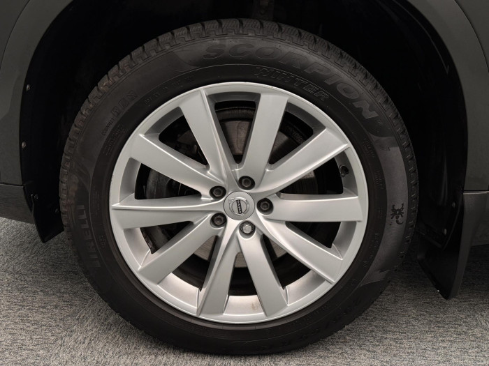 Volvo XC90 D4 AWD MOMENTUM AUT 7M 2.0 d Momentum