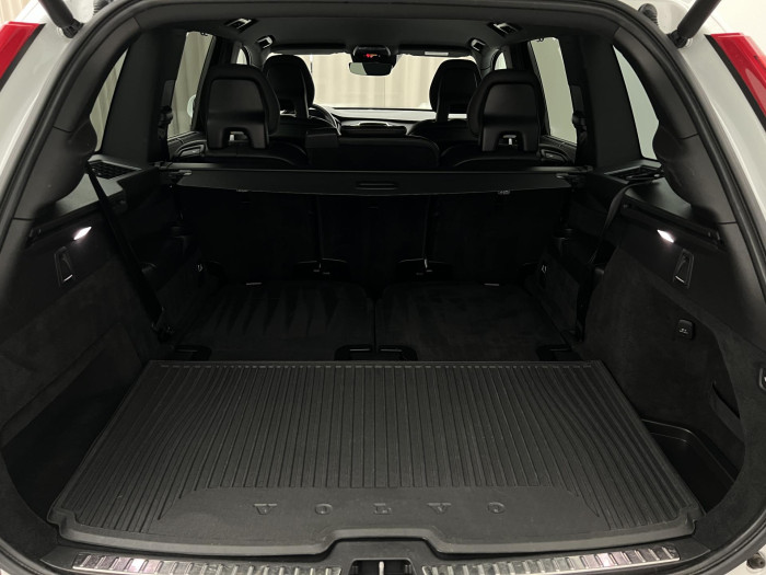 Volvo XC90 B5 AWD R-DESIGN 7MÍSTNÁ AUT