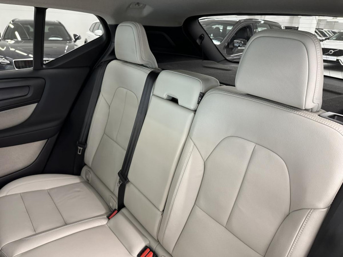 Volvo XC40 D3 INSCRIPTION REZERVACE 2.0 d