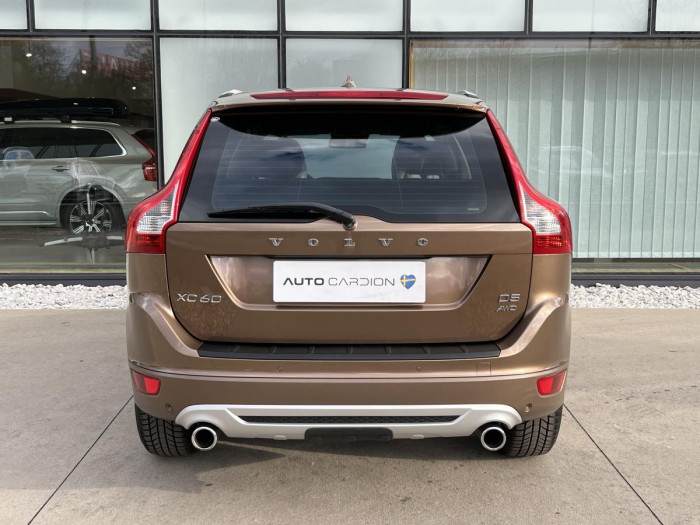 Volvo XC60 D5 AWD R-DESIGN Aut CZ 2.4 d