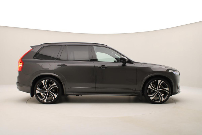 Volvo XC90 B5 AWD ULTIMATE DARK REZERVACE