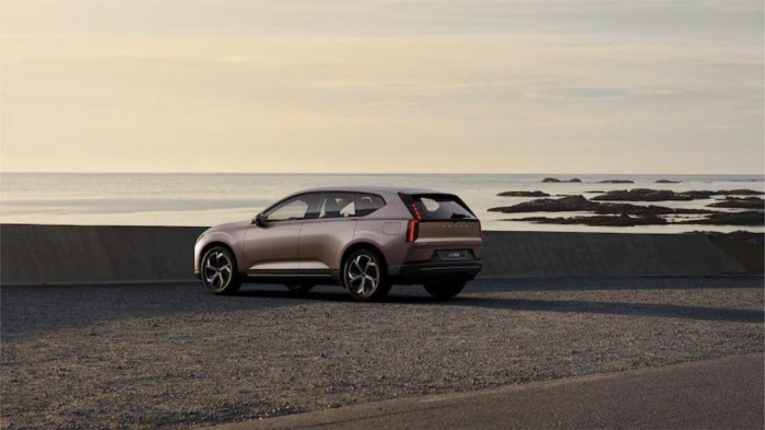 Volvo EX60 PURE ELECTRIC PLUS P10 AWD