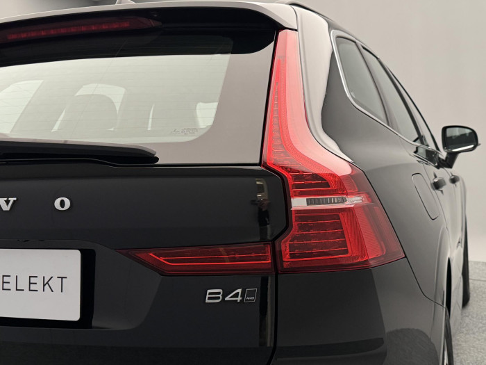 Volvo XC60 B4 AWD CORE CZ 1. maj