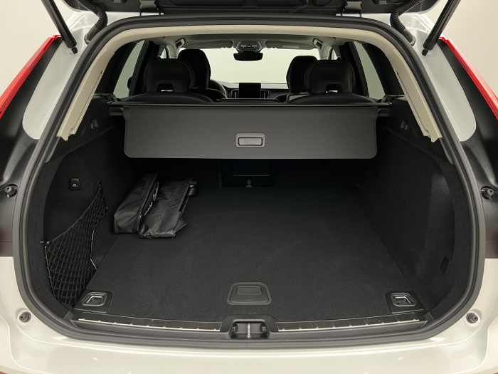Volvo XC60 B5 AWD AUT DARK PLUS