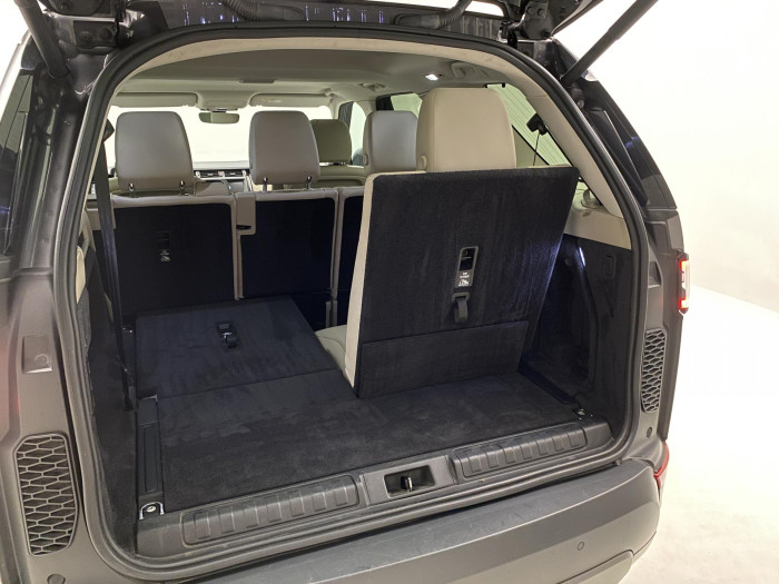 Land Rover Discovery 3,0 SD6 AWD SE AUT REZERVACE 3.0 SE