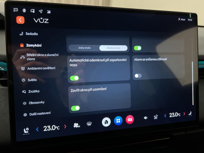 Lynk & Co 08 MORE PHEV