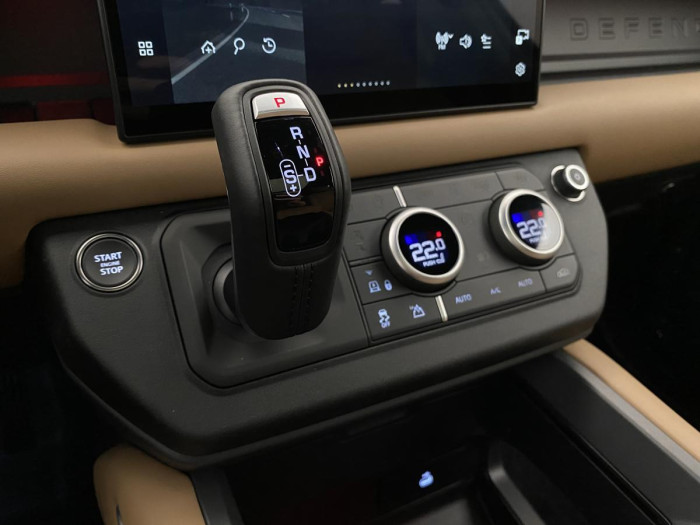 Land Rover Defender 110 D300 X-DYNAMIC HSE AWD AUT 3.0 d Dynamic