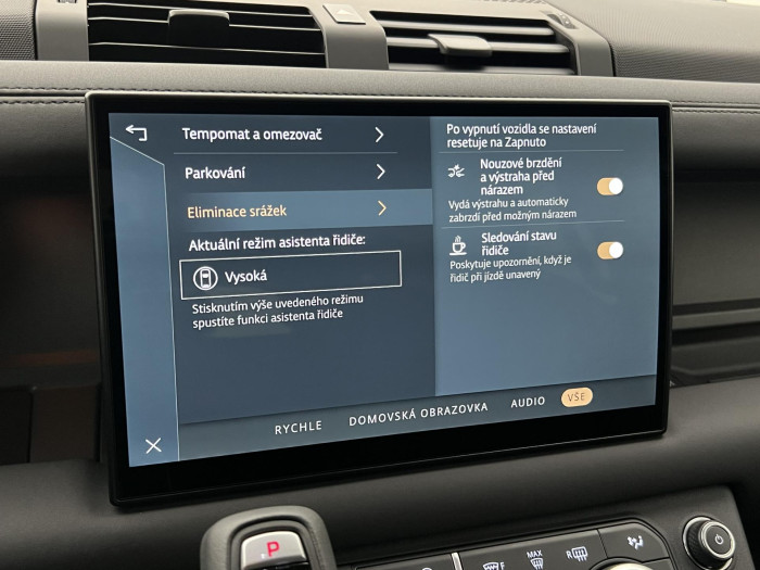 Land Rover Defender 110 D250 X-Dyn SE REZERVACE 3.0 d SE