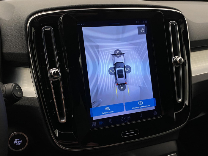 Volvo XC40 B3 DARK PLUS AUT CZ