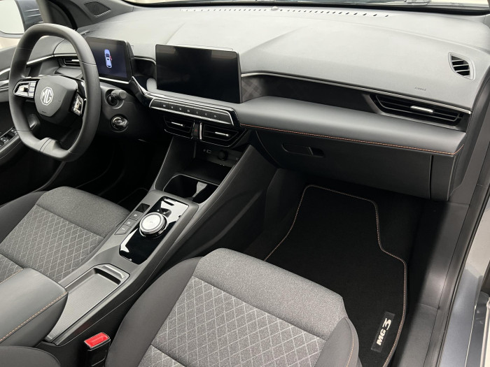 MG MG3 ESSENTIAL Hybrid+ AUT CZ 1.maj