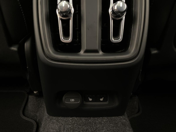 Volvo XC40 P8 AWD RECHARGE AUT REZERVACE