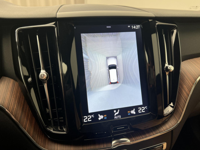 Volvo XC60 T5 AWD INSCRIPTION AUT CZ