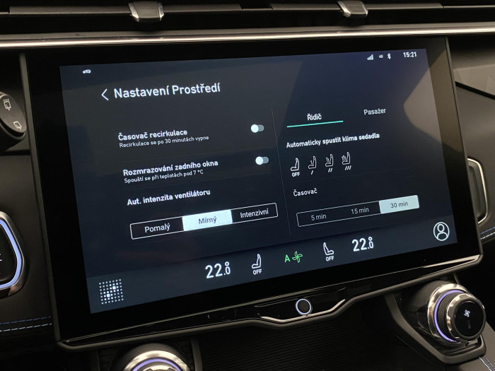 Lynk & Co 01 PHEV DCT AUT 1.maj