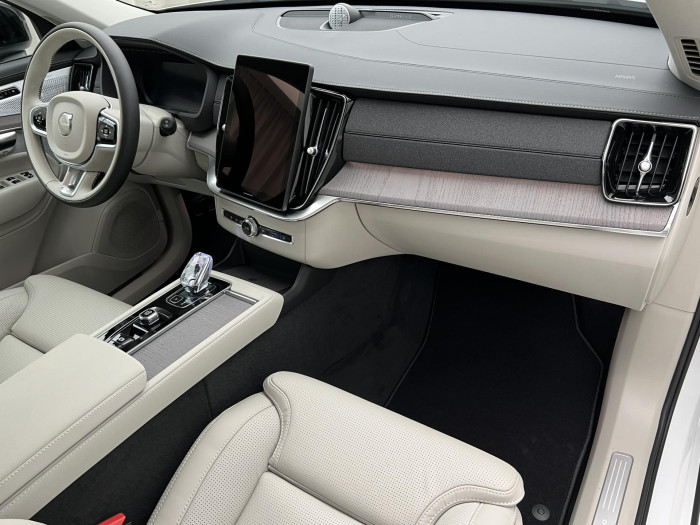 Volvo XC90 B5 AWD DARK PLUS AUT