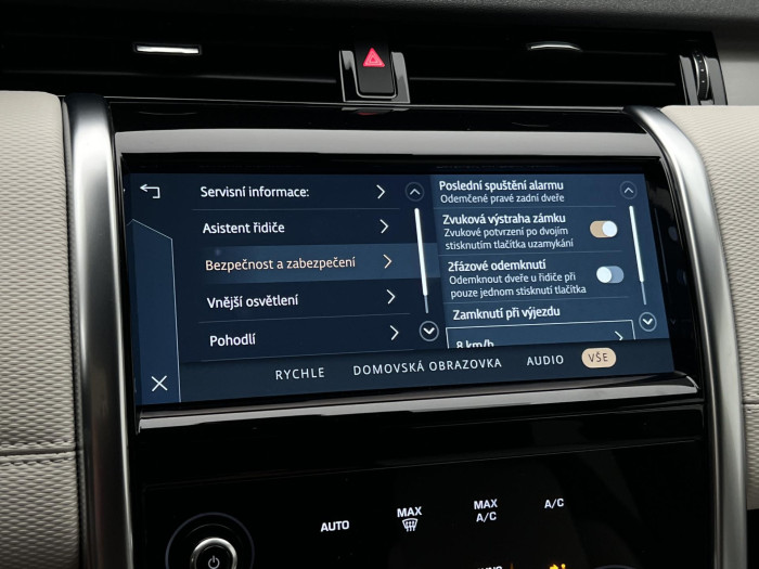 Land Rover Discovery Sport D165 R-DYNAMIC SE CZ APPROVED 2.0 d Dynamic SE