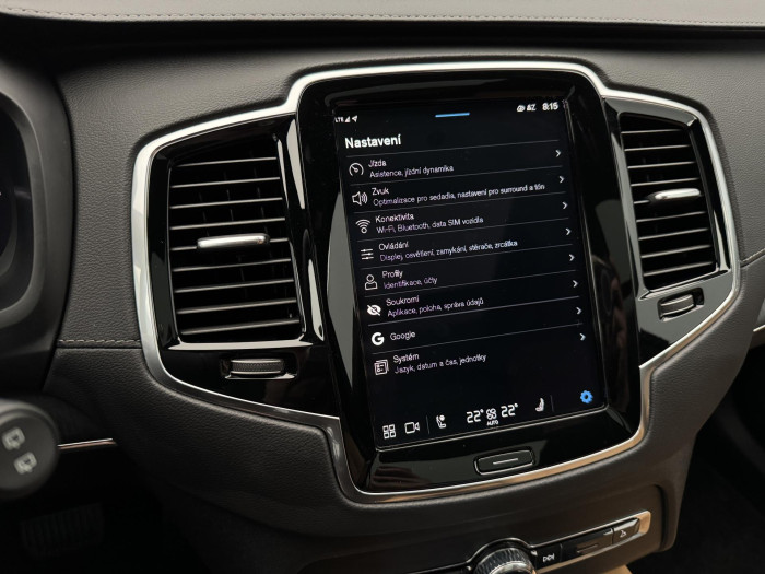 Volvo XC90 T8 AWD RECHARGE REZERVACE