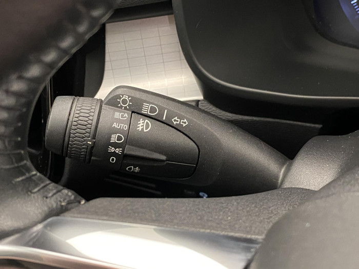 Volvo XC40 B4 AWD MOMENTUM AUT CZ 2.0 Momentum