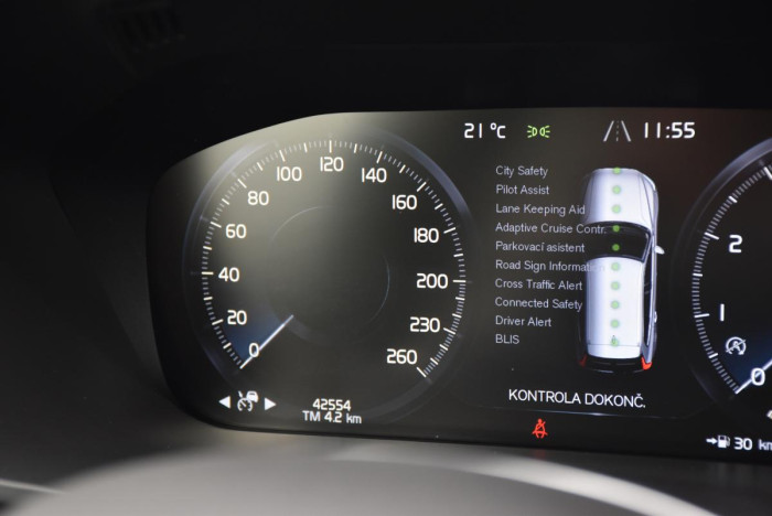 Volvo XC60 B5 AWD MOMENTUM AUT REZERVACE 2.0 Momentum