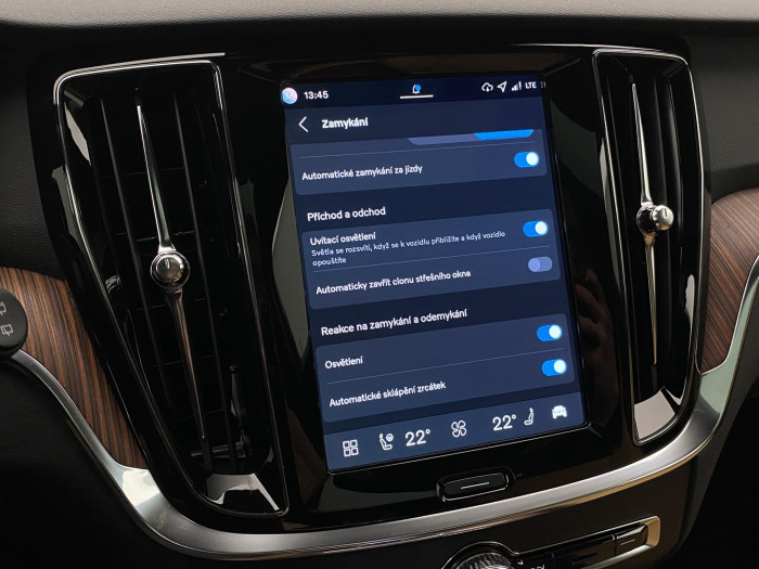 Volvo V60 B4 AUT DARK PLUS