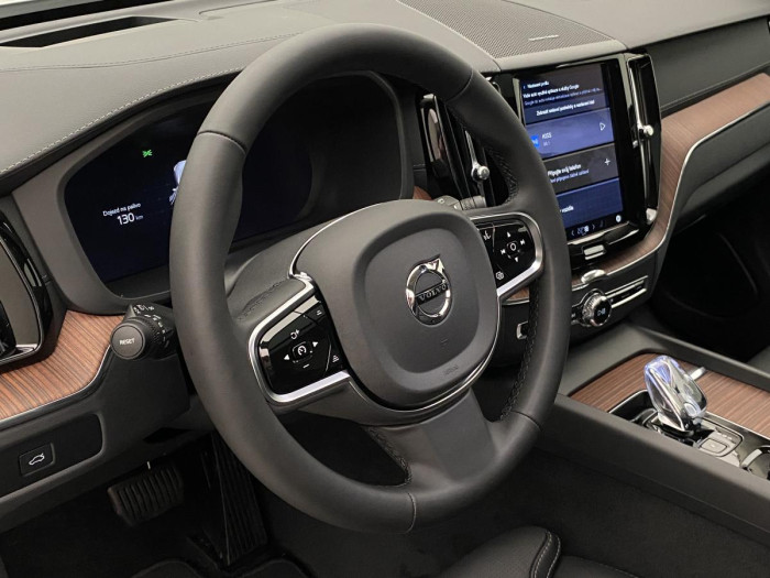 Volvo XC60 B4 AWD AUT DARK ULTIMATE