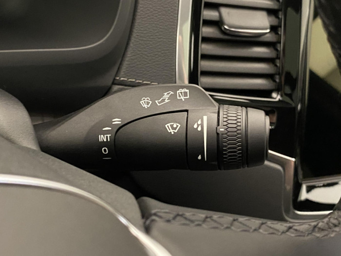 Volvo XC90 B5 AWD PLUS BRIGHT REZERVACE