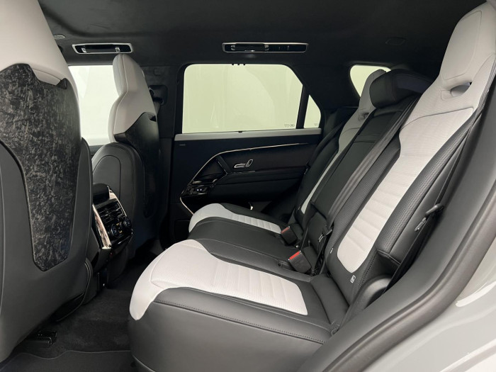 Land Rover Range Rover Sport P635 SV EDITION TWO REZERVACE 4.4 Edition