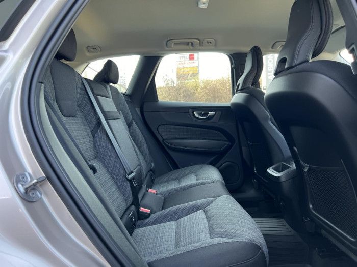 Volvo XC60 B4 AWD CORE Aut 1.maj.