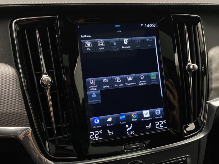 Volvo V90 B6 AWD R-DESIGN AUT REZERVACE