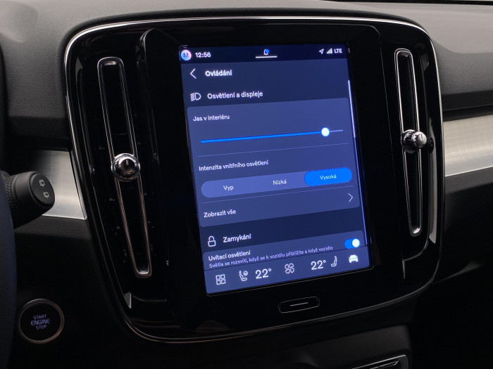 Volvo XC40 B3 DARK PLUS AUT CZ