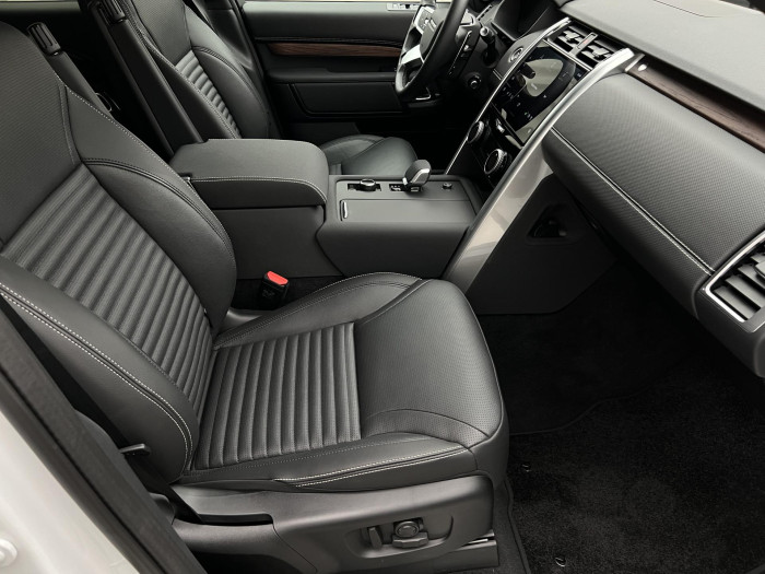 Land Rover Discovery D250 DYNAMIC SE AWD AUT CZ 3.0 d Dynamic SE