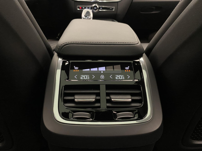 Volvo XC60 B5 AWD BLACK EDITION AUT 1.maj 2.0 Edition