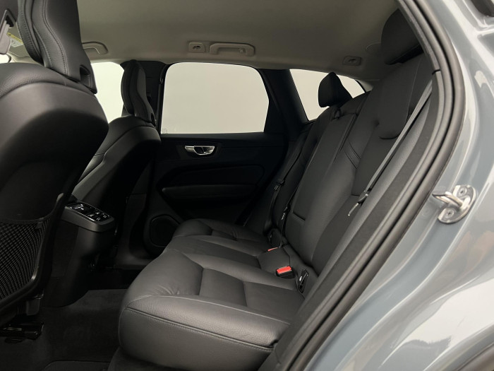 Volvo XC60 B4 AWD PLUS DARK AUT 1.maj.