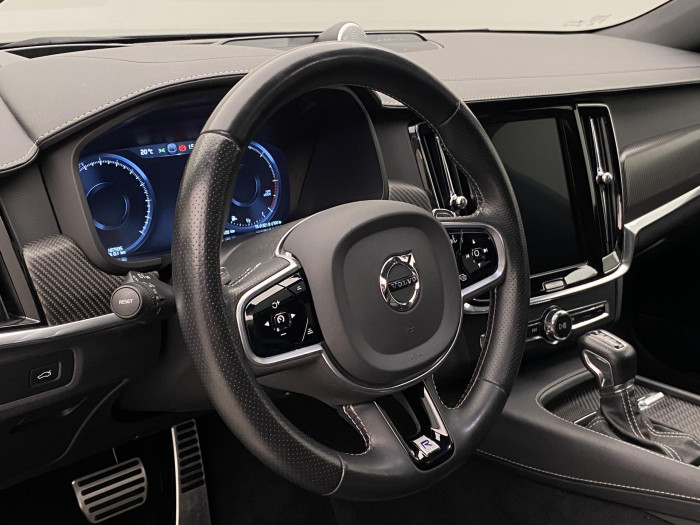 Volvo V90 D5 AWD R-DESIGN REZERVACE 2.0 d