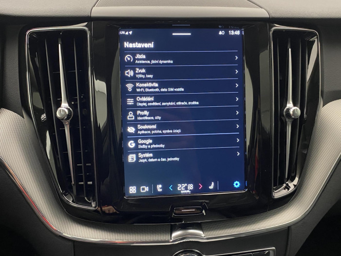 Volvo XC60 B5 AWD PLUS DARK AUT CZ 1.maj