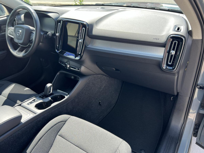 Volvo XC40 B4 AWD MOMENTUM Aut REZERVACE 2.0 Momentum