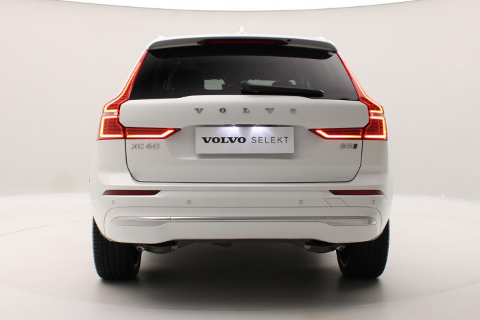 Volvo XC60 B5 AWD ULTIMATE AUT REZERVACE