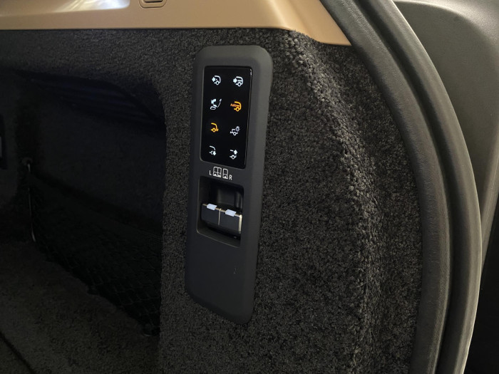 Land Rover Range Rover SV P615 SWB AWD AUT