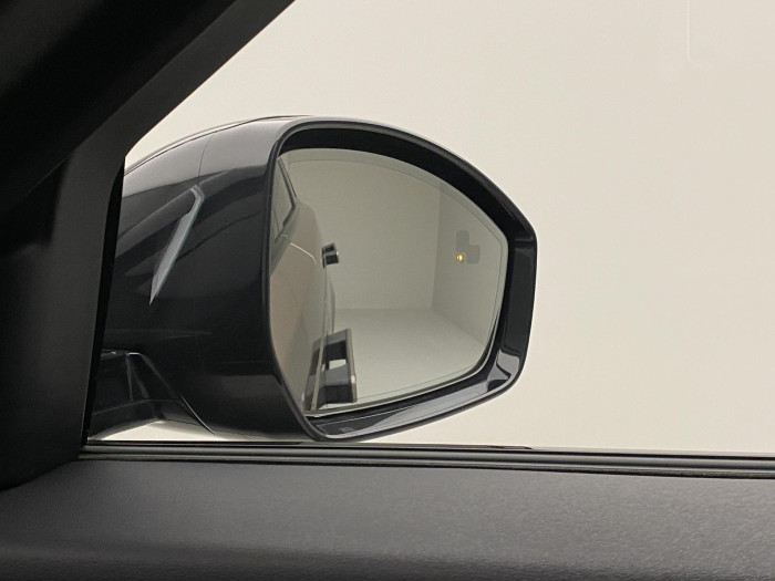 Land Rover Range Rover Velar D300 AWD S R-DYNAMIC REZERVACE 3.0 d Dynamic