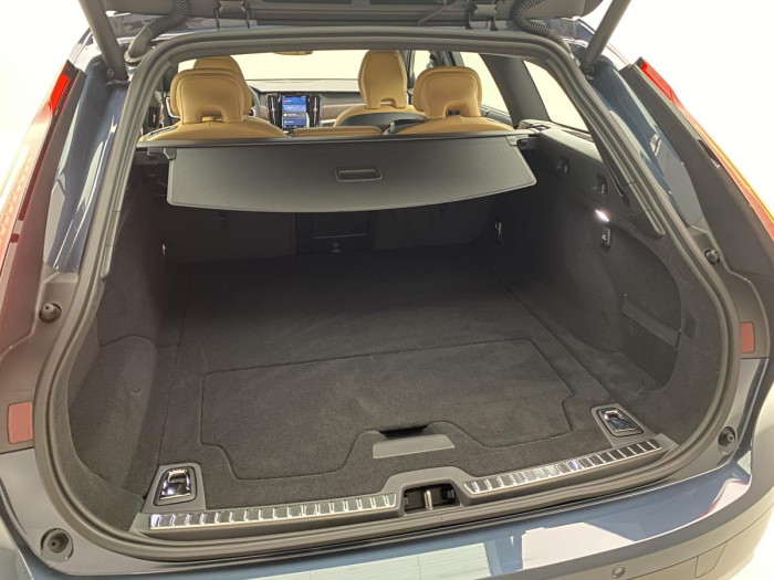 Volvo V90 B4 AWD AUT CROSS COUNTRY PLUS 2.0 Plus