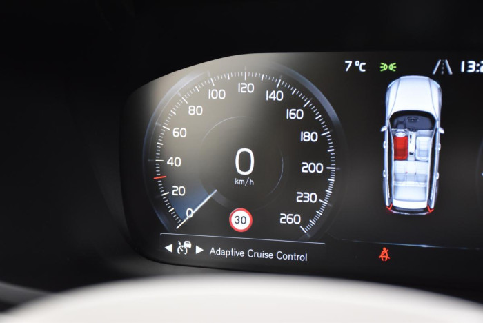Volvo V60 T6 AWD RECHARGE REZERVACE
