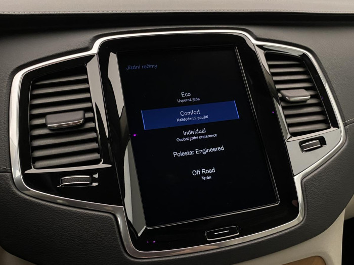Volvo XC90 D5 AWD INSCRIPTION REZERVACE 2.0 d