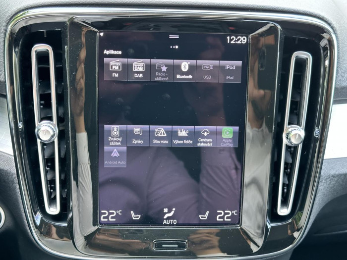 Volvo XC40 B4 AWD MOMENTUM ADVANCED 1.maj 2.0 Momentum