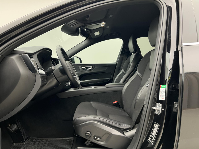 Volvo XC60 T5 AWD MOMENTUM PRO AUT CZ 2.0 Momentum